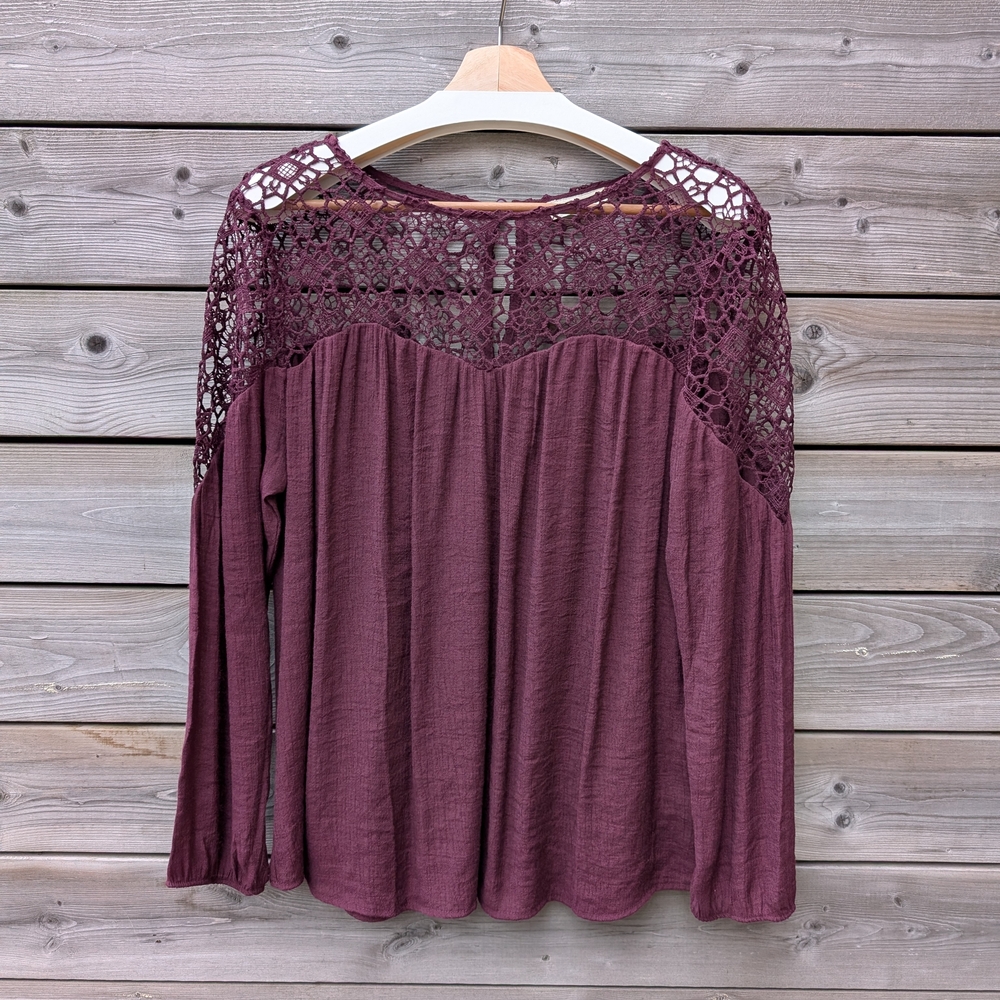Elegant Lace Detail Women's Top - Wine